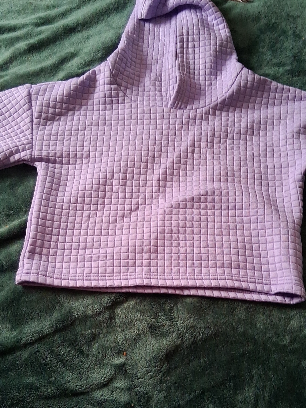 Cropped Quilted Hoodie in Light Lavender